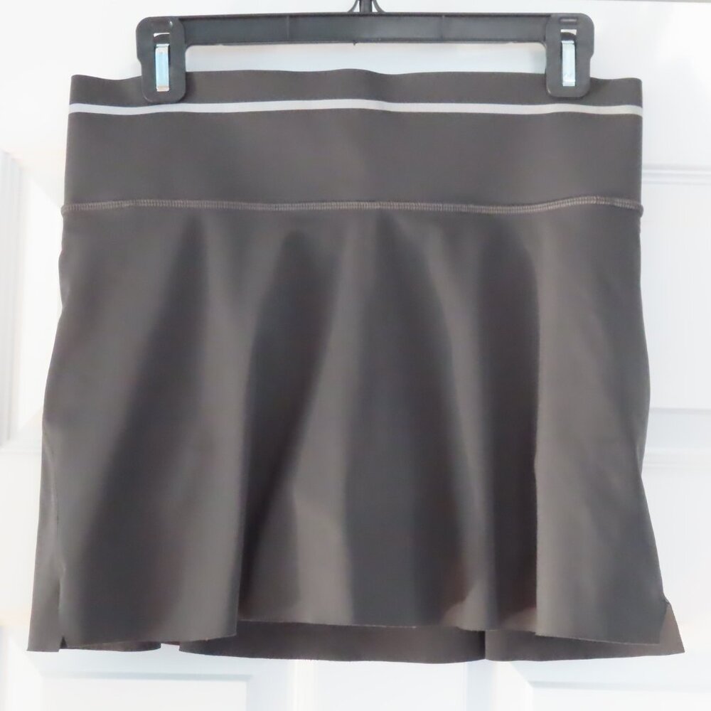 Athleta Sonic Skort Skirt Tennis Golf Dark Gray Reflective Small Sporty Athletic
